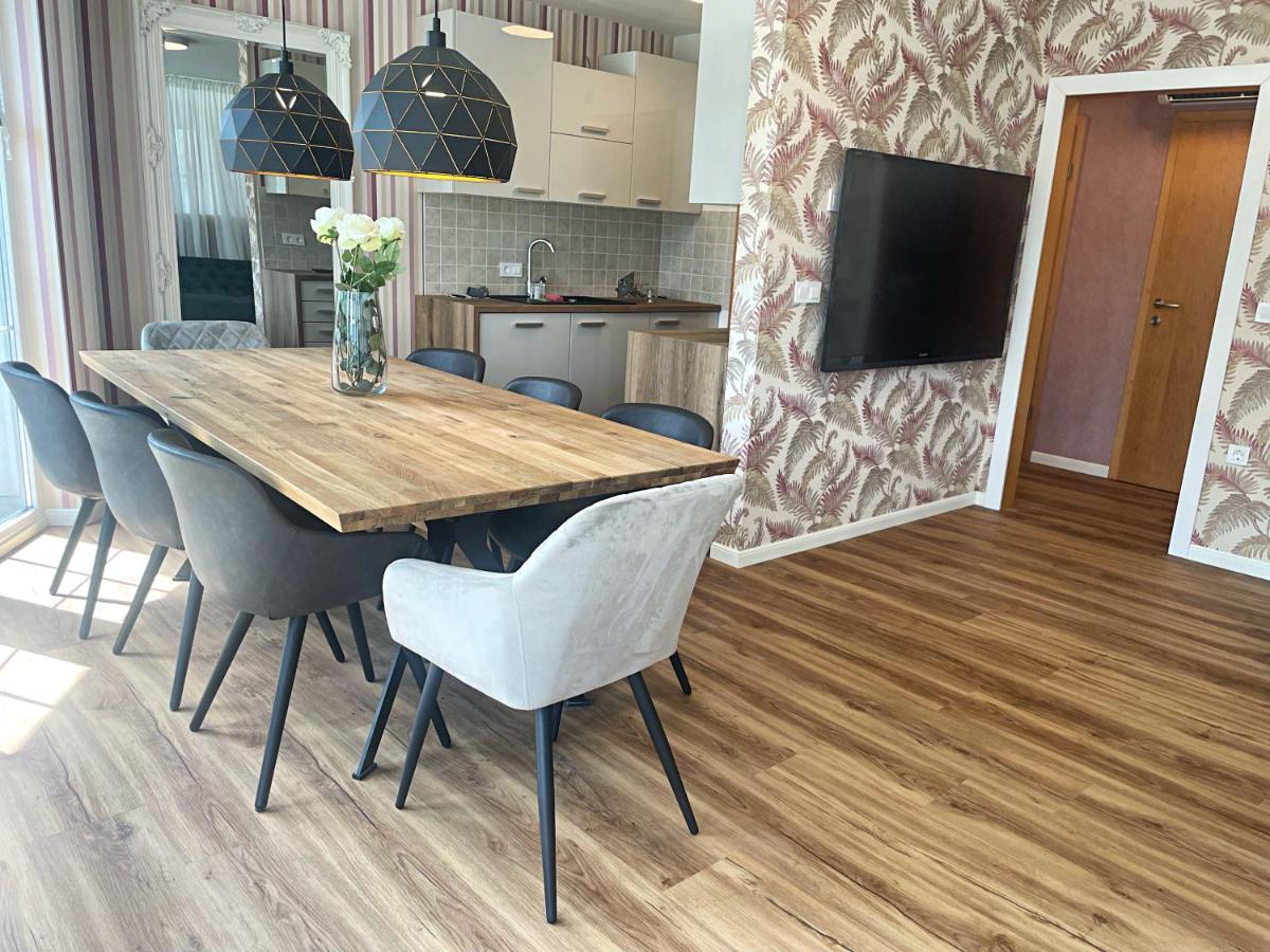 Vila Urbana Luxury Apartments Lesce  Exteriör bild