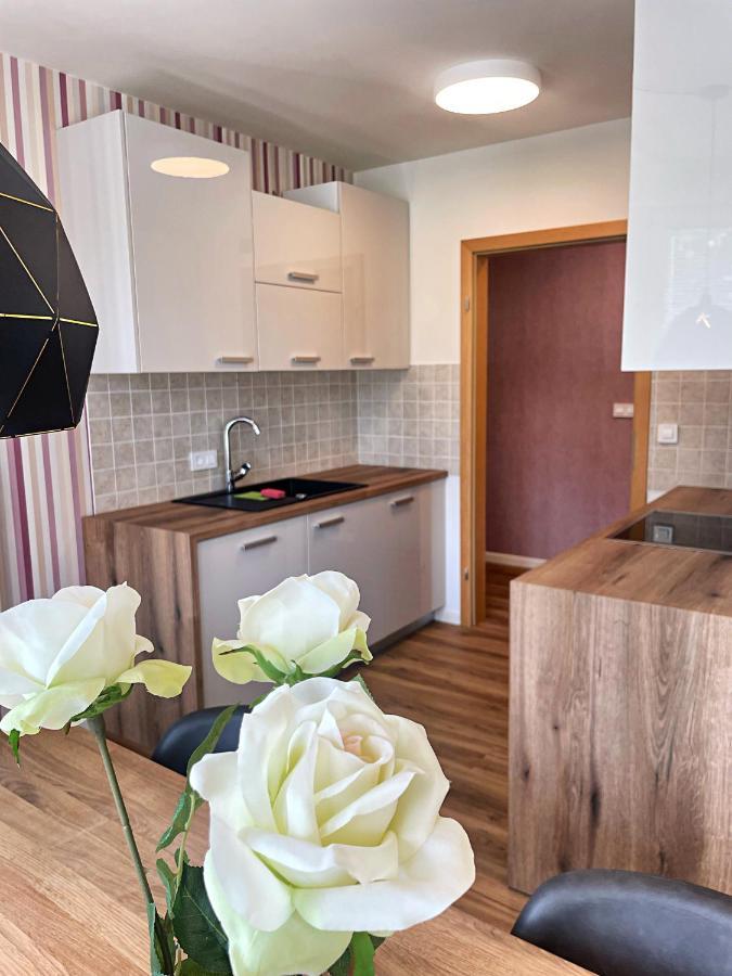 Vila Urbana Luxury Apartments Lesce  Exteriör bild