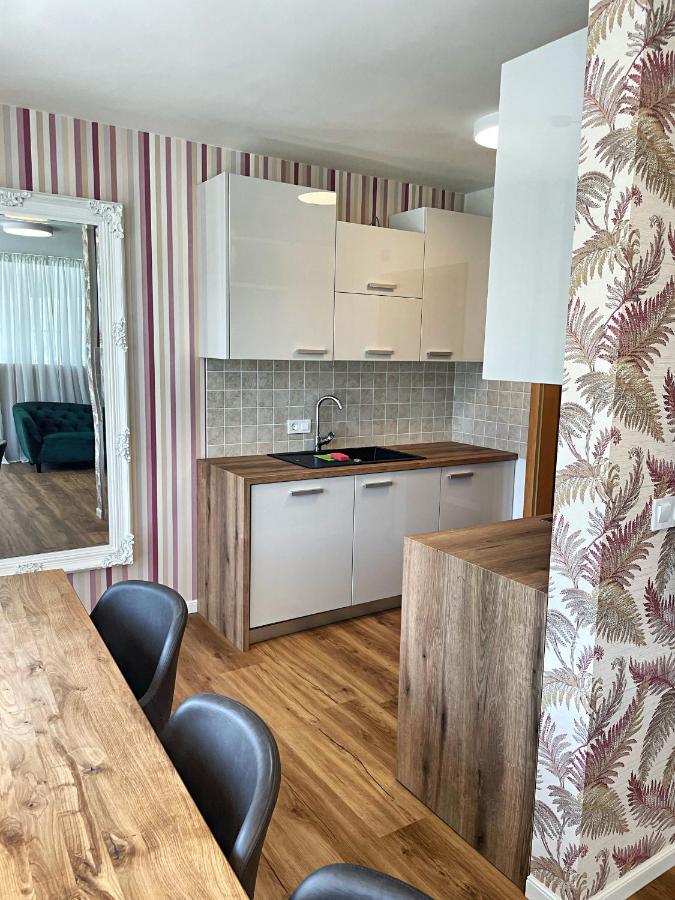 Vila Urbana Luxury Apartments Lesce  Exteriör bild