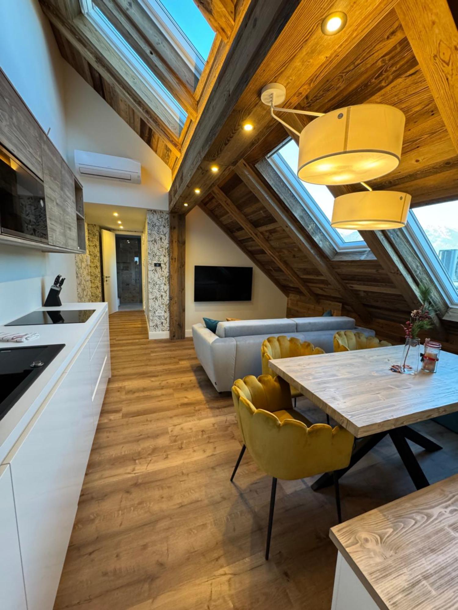 Vila Urbana Luxury Apartments Lesce  Exteriör bild