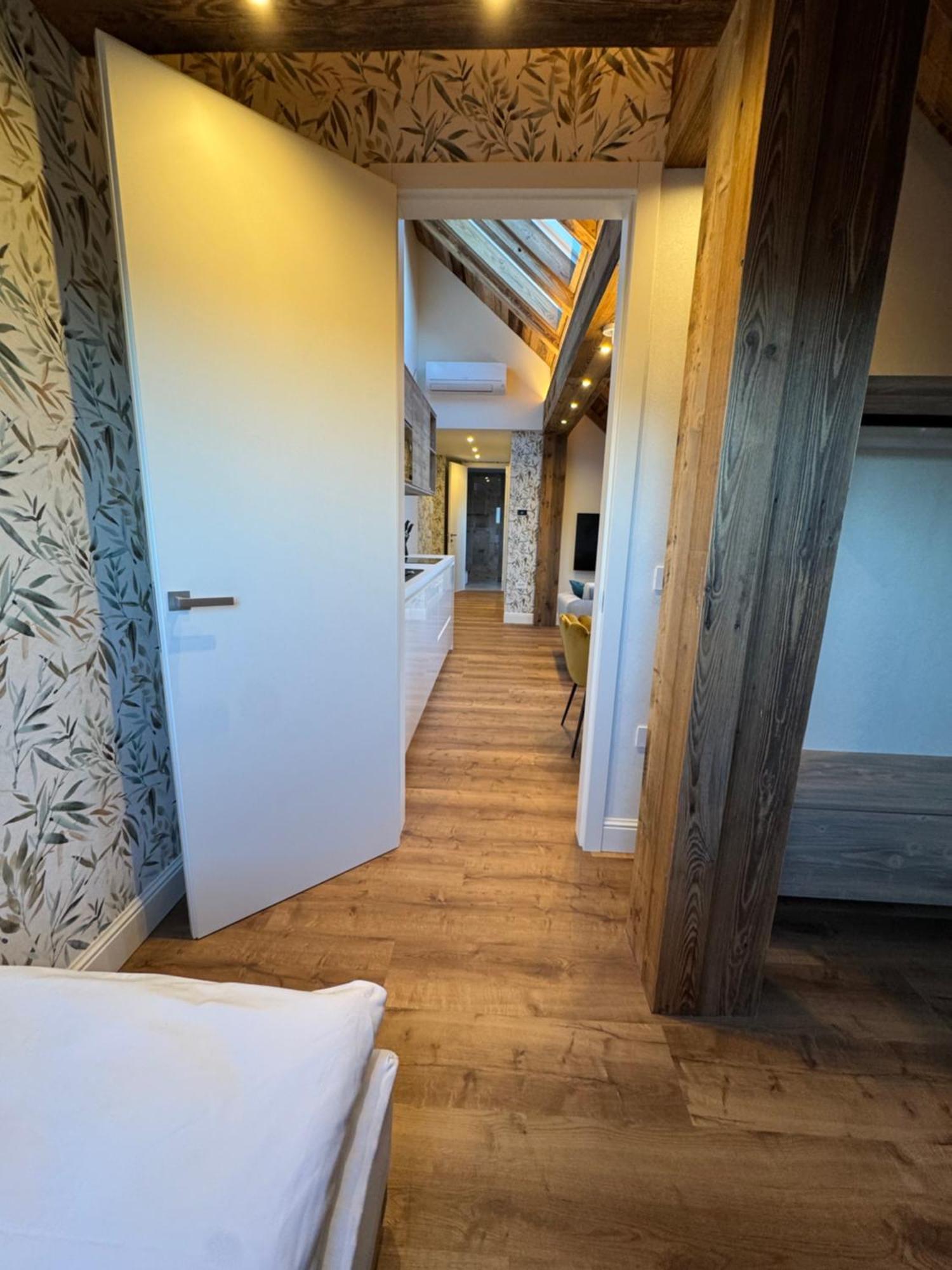 Vila Urbana Luxury Apartments Lesce  Exteriör bild